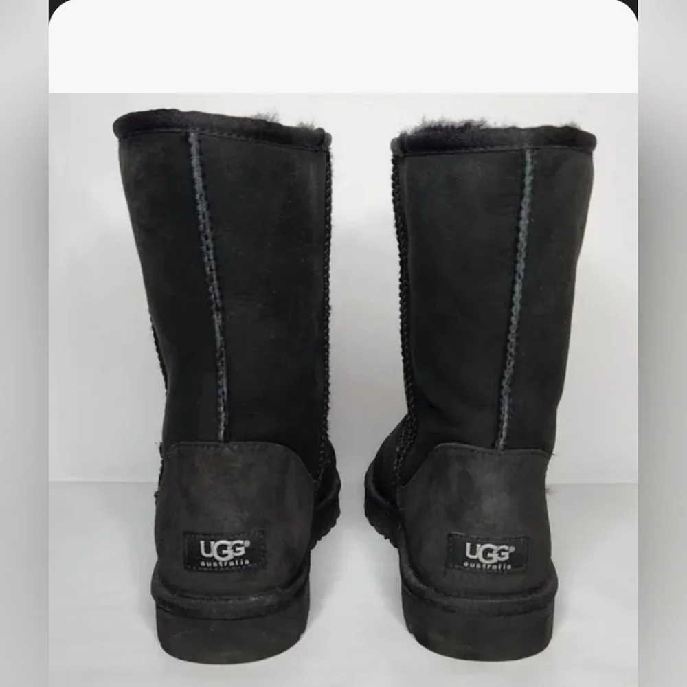 UGG Australia Womens Classic Short 1005093 Black Leather Winter Boots Size 7